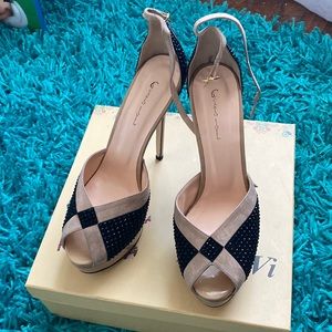 Platform heel shoes